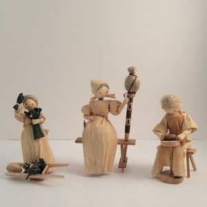 Corn Husk figures